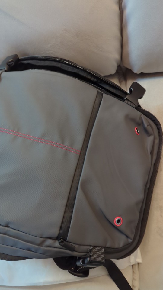 AeroLogis Pack gris detalle